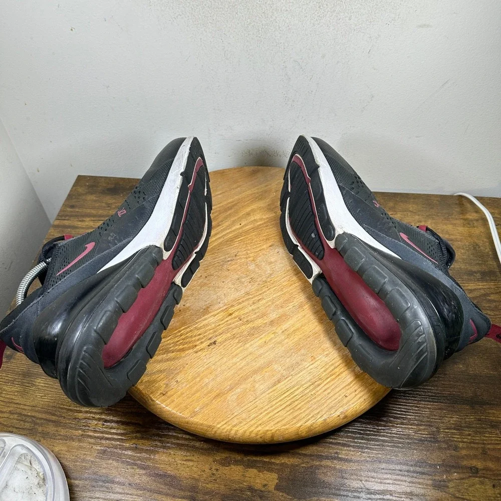 Nike Air Max 270 Men's Black Red Running Lifestyle Shoes Size 11 DZ4402-001